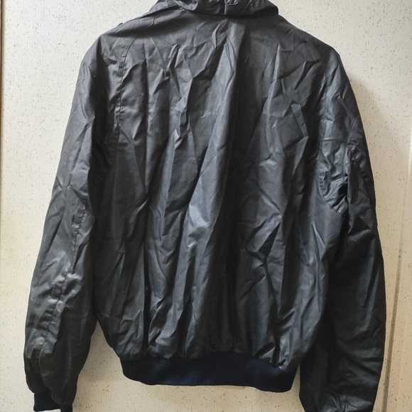Thunderbird coupe Black Windbreaker with Ribbed Collar and Zipper Closure - Picture 9 of 13